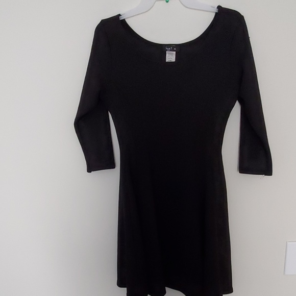 Black short - Picture 1 of 4